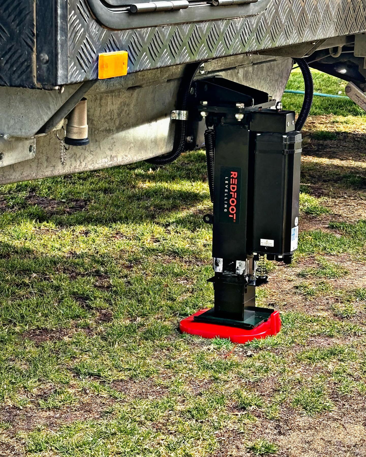 Redfoot AutoLift Levelling System - Fitted